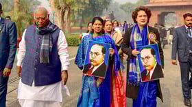 <b>امت-شاہ-کو-بچانے-کے-لیے-دھوکہ-دہی؟-پرینکا-گاندھی-کا-راہل-گاندھی-کی-حمایت-میں-زبردست-بیان</b>