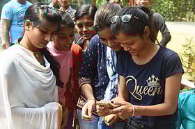 <b>بہار-بورڈ-12ویں-جماعت-کے-امتحانات-کے-حوصلہ-افزا-نتائج:-سائنس-میں-پریا-جیسوال-اور-کامرس-میں-روشنی-کماری-نے-حاصل-کی-پہلی-پوزیشن</b>