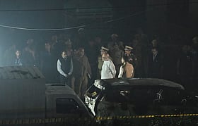 <b>دہلی-دھماکے-کے-بعد-سیاسی-رہنماؤں-کی-تعزیت،-مرکزی-حکومت-نے-تحقیقات-کا-وعدہ-کیا</b>